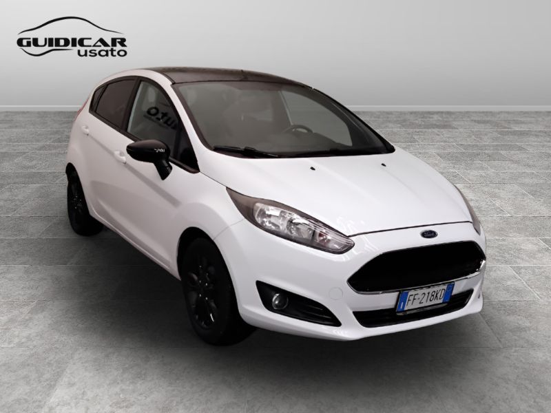 GuidiCar - FORD Fiesta 2016 Fiesta 1.5 tdci Black&White 75cv 5p E6 Usato