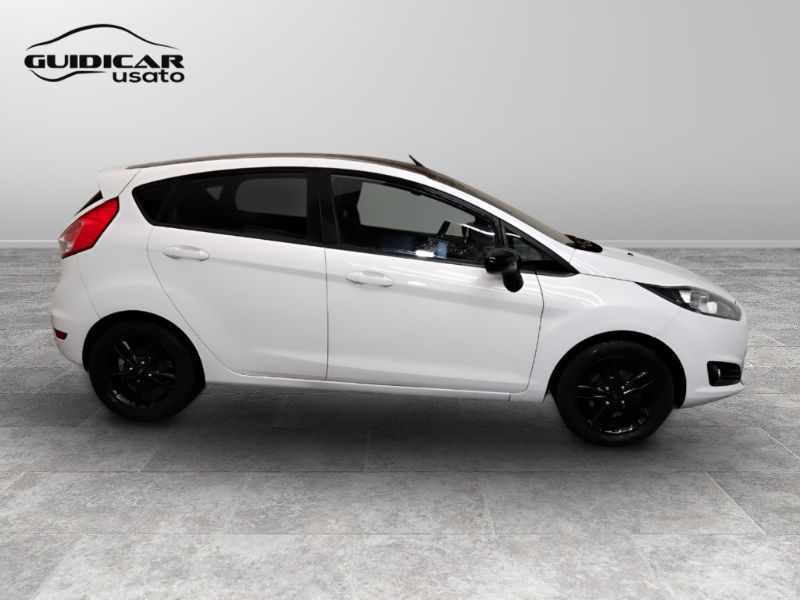 GuidiCar - FORD Fiesta 2016 Fiesta 1.5 tdci Black&White 75cv 5p E6 Usato