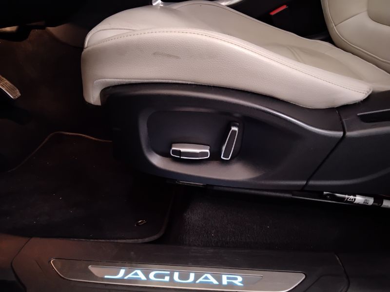 GuidiCar - JAGUAR F-Pace 2015 2019 F-Pace 2.0d i4 R-Sport awd 180cv auto my19 Usato