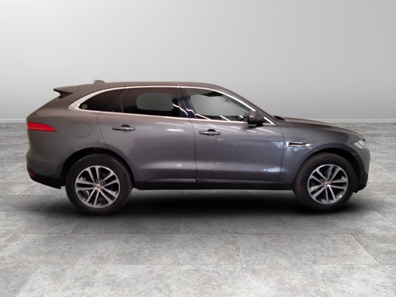 GuidiCar - JAGUAR F-Pace 2015 2019 F-Pace 2.0d i4 R-Sport awd 180cv auto my19 Usato