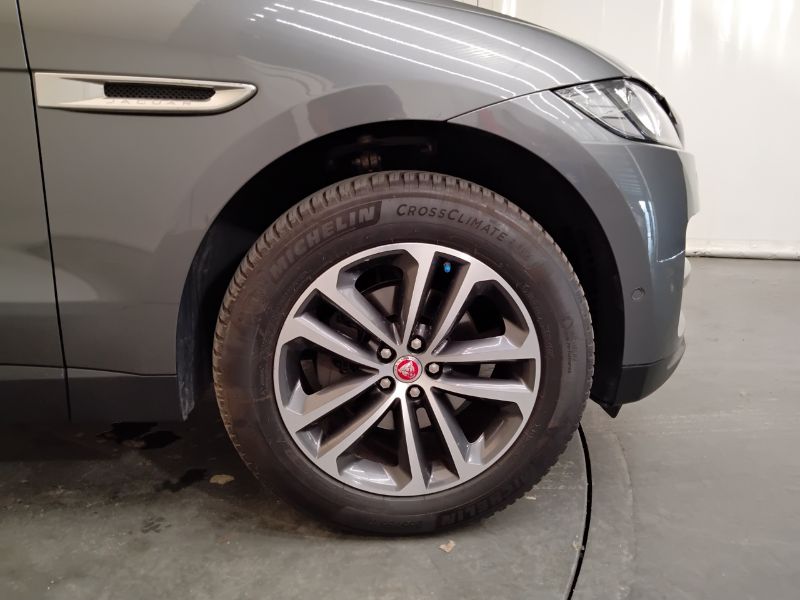 GuidiCar - JAGUAR F-Pace 2015 2019 F-Pace 2.0d i4 R-Sport awd 180cv auto my19 Usato