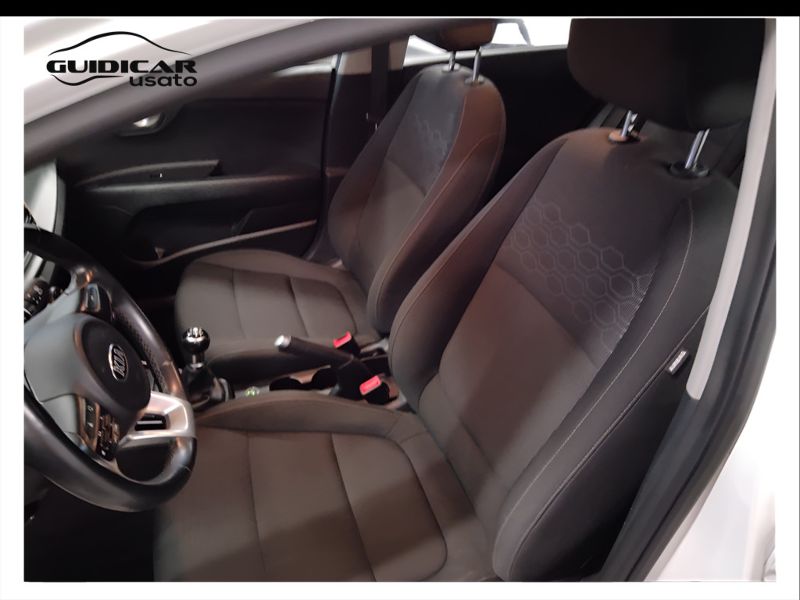 GuidiCar - KIA Rio 2019 Rio 1.2 Evolution Gpl 82cv Usato