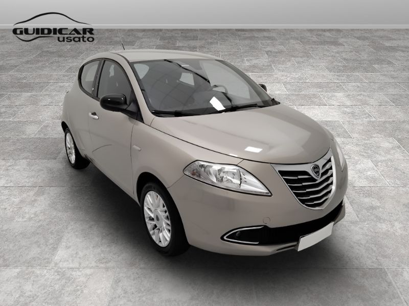 GuidiCar - LANCIA Ypsilon III 2011 2015 Ypsilon 1.2 8v Gold c/CL 69cv E6 Usato