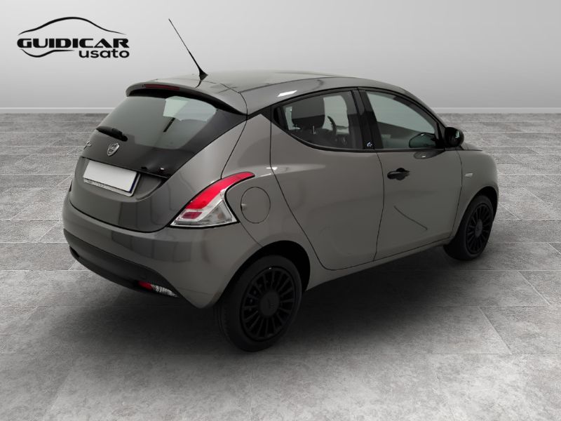 GuidiCar - LANCIA Ypsilon III 2015 2018 Ypsilon 1.2 Elefantino Blu s&s 69cv my19 Usato