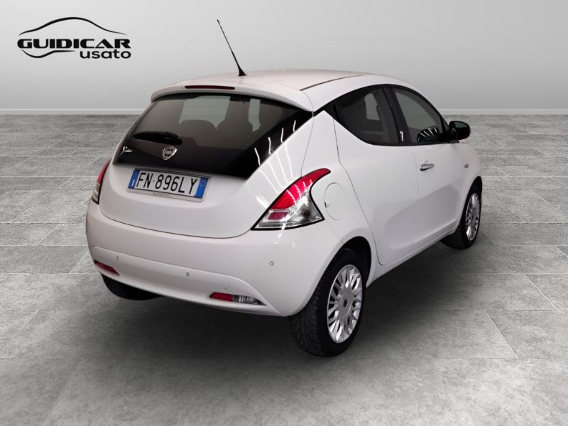 GuidiCar - LANCIA Ypsilon 2018 Ypsilon 1.2 Gold 69cv my16 Usato