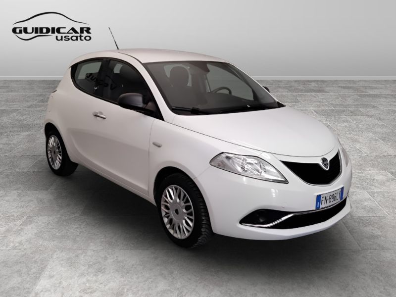 GuidiCar - LANCIA Ypsilon 2018 Ypsilon 1.2 Gold 69cv my16 Usato