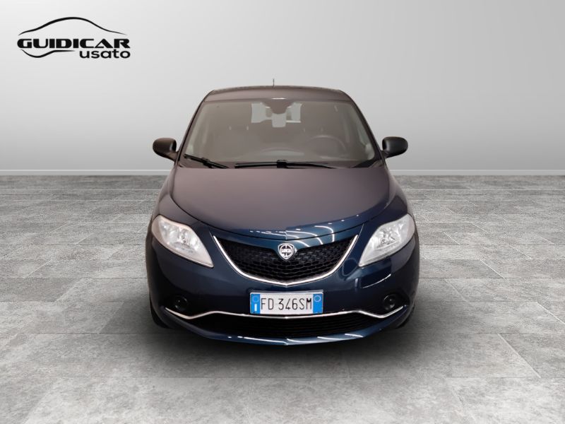 GuidiCar - LANCIA Ypsilon 2016 Ypsilon 1.2 Silver 69cv Usato