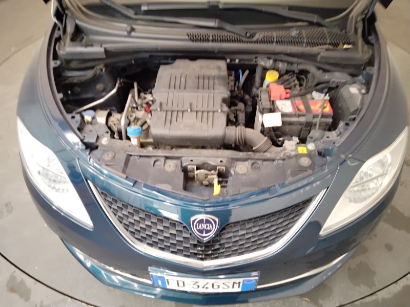 GuidiCar - LANCIA Ypsilon 2016 Ypsilon 1.2 Silver 69cv Usato