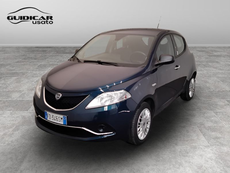 GuidiCar - LANCIA Ypsilon 2016 Ypsilon 1.2 Silver 69cv Usato