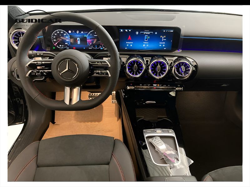 GuidiCar - MERCEDES BENZ CLASSE A 1 A 180 d Automatic Nuovo