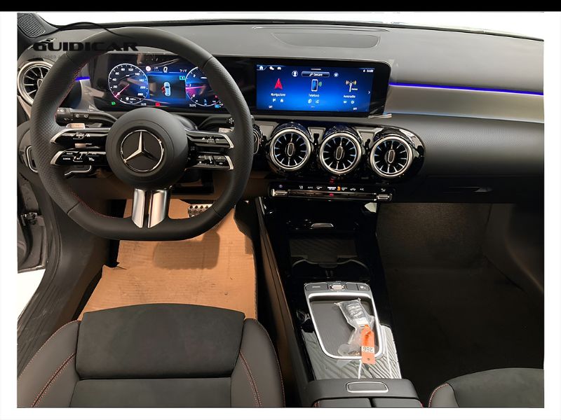 GuidiCar - MERCEDES BENZ CLASSE A 1 A 180 d Automatic Nuovo