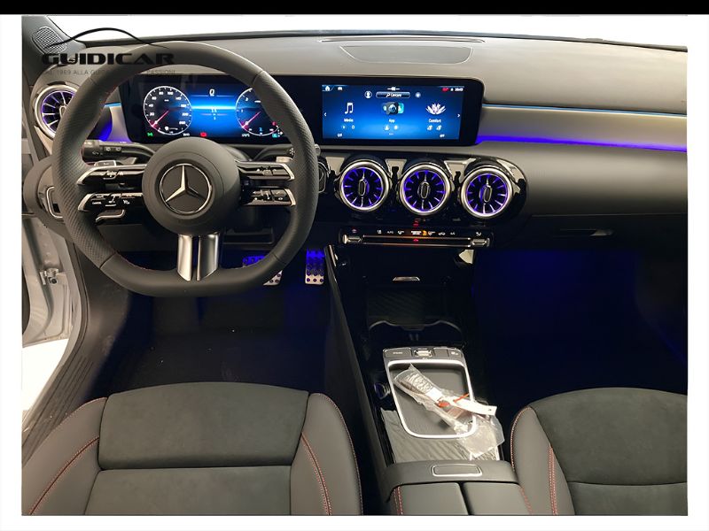 GuidiCar - MERCEDES BENZ CLASSE A 1 A 180 d Automatic Nuovo