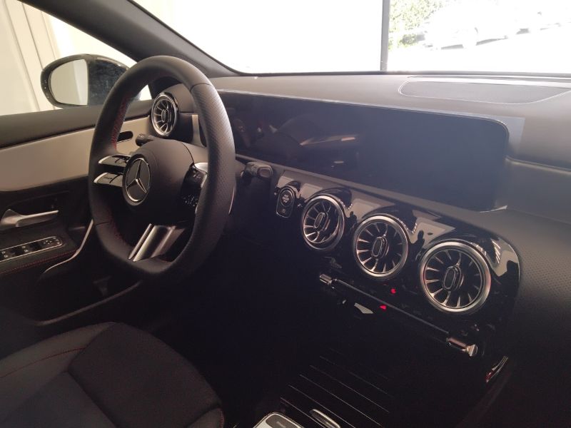 GuidiCar - MERCEDES BENZ CLASSE A 1 A 180 d Automatic Nuovo