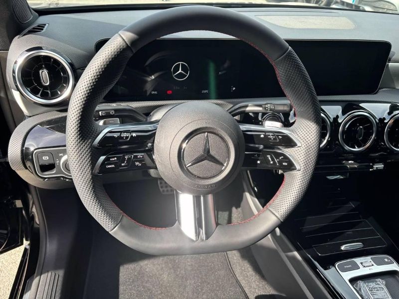 GuidiCar - MERCEDES BENZ Classe a 1 A 180 d Automatic AMG Line ADVANCED Nuovo