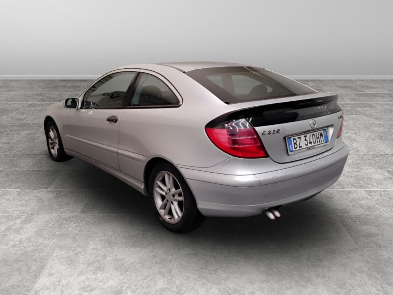 GuidiCar - Mercedes Classe C Sportcoupe 2002 C SportCoupe 220 cdi Usato