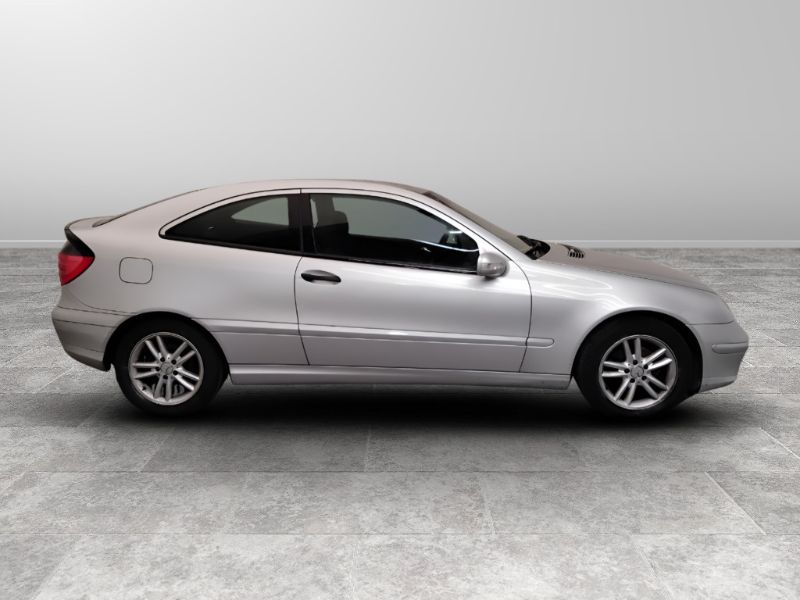 GuidiCar - Mercedes Classe C Sportcoupe 2002 C SportCoupe 220 cdi Usato