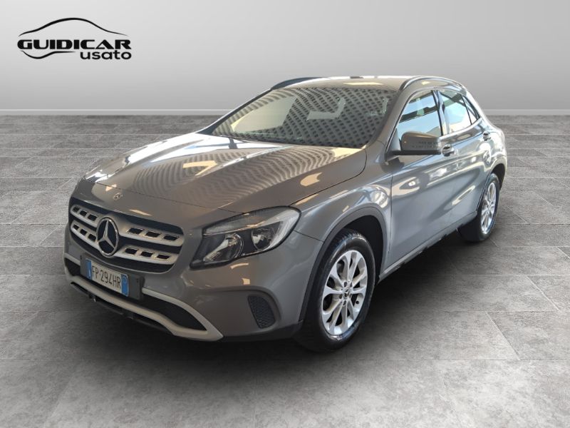 GuidiCar - Mercedes GLA 2018 GLA 180 d Business Usato