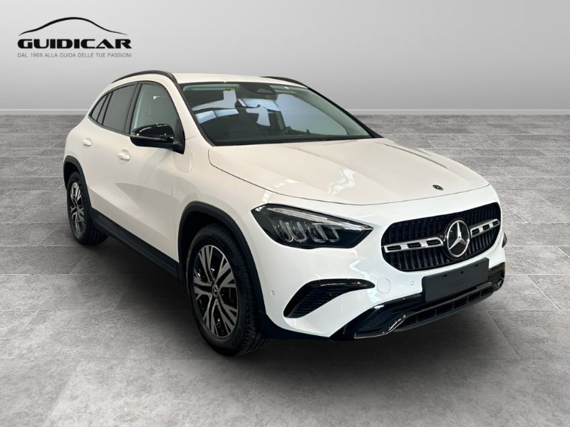 GuidiCar - MERCEDES BENZ NUOVA GLA 1 GLA 180  d Automatic Nuovo