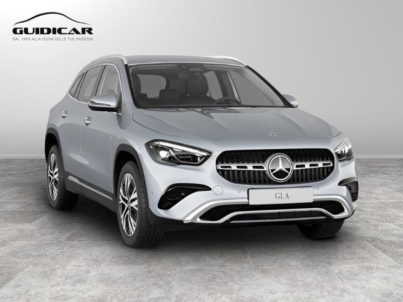 GuidiCar - MERCEDES BENZ NUOVA GLA 1 GLA 180  d Automatic Nuovo