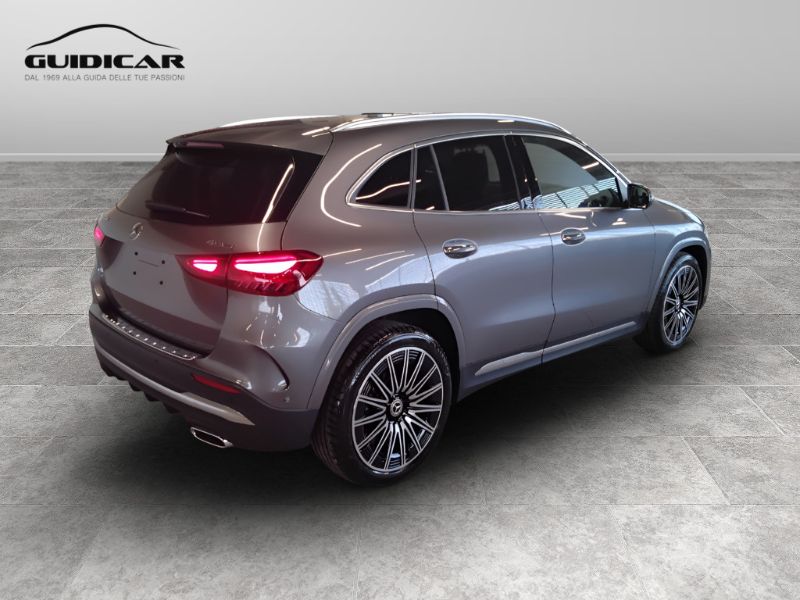 GuidiCar - MERCEDES BENZ NUOVA GLA 1 GLA 200 d Automatic 4MATIC Nuovo