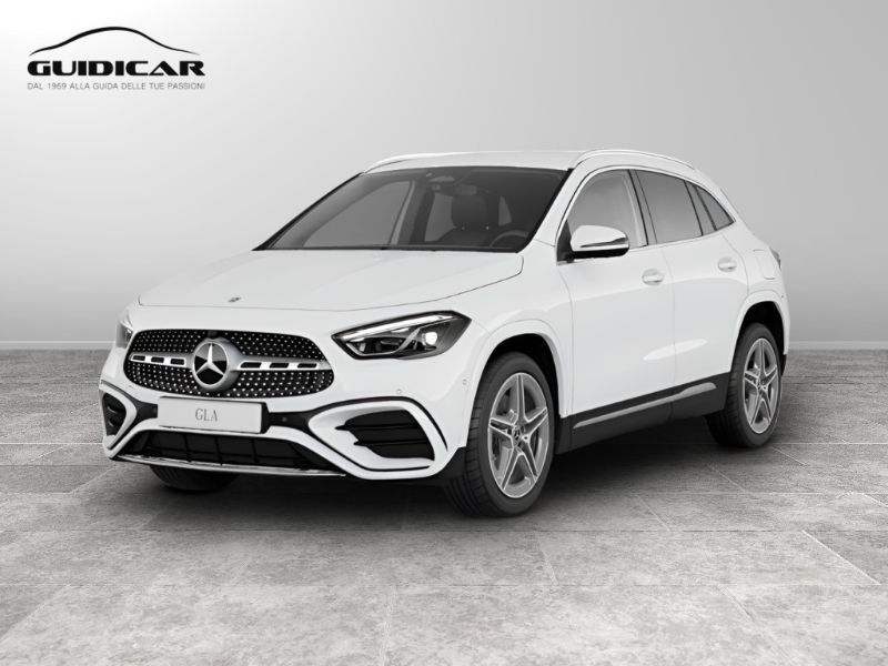 GuidiCar - MERCEDES BENZ NUOVA GLA 1 GLA 200 d Automatic 4MATIC Nuovo