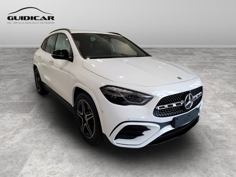 GuidiCar - MERCEDES BENZ NUOVA GLA 1 GLA 200 d Automatic 4MATIC Nuovo