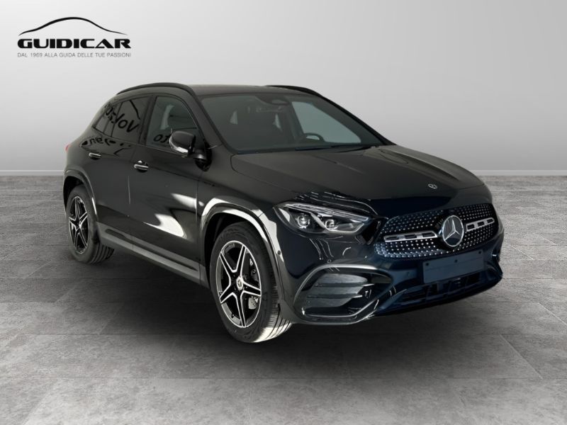 GuidiCar - MERCEDES BENZ NUOVA GLA 1 GLA 200 d Automatic 4MATIC Nuovo