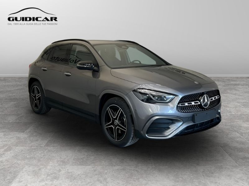 GuidiCar - MERCEDES BENZ NUOVA GLA 1 GLA 200 d Automatic 4MATIC Nuovo