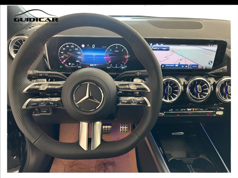 GuidiCar - MERCEDES BENZ NUOVA GLA 1 GLA 200 d Automatic 4MATIC Nuovo