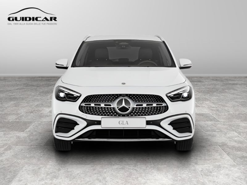 GuidiCar - MERCEDES BENZ NUOVA GLA 1 GLA 200 d Automatic 4MATIC Nuovo