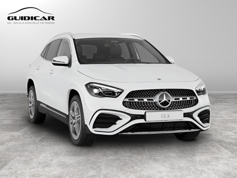 GuidiCar - MERCEDES BENZ NUOVA GLA 1 GLA 200 d Automatic 4MATIC Nuovo