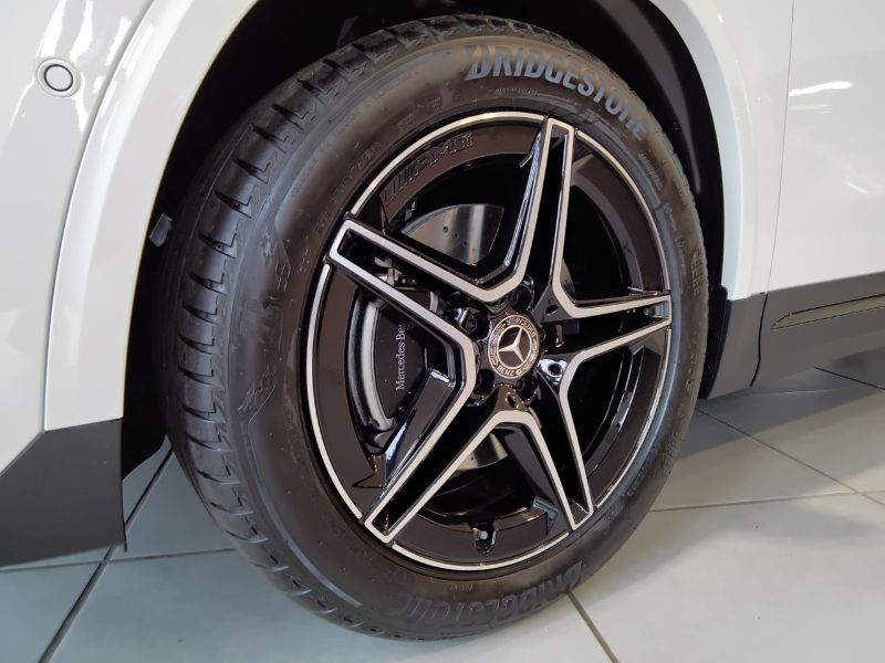 GuidiCar - MERCEDES BENZ NUOVA GLA 1 GLA 200 d Automatic 4MATIC Nuovo