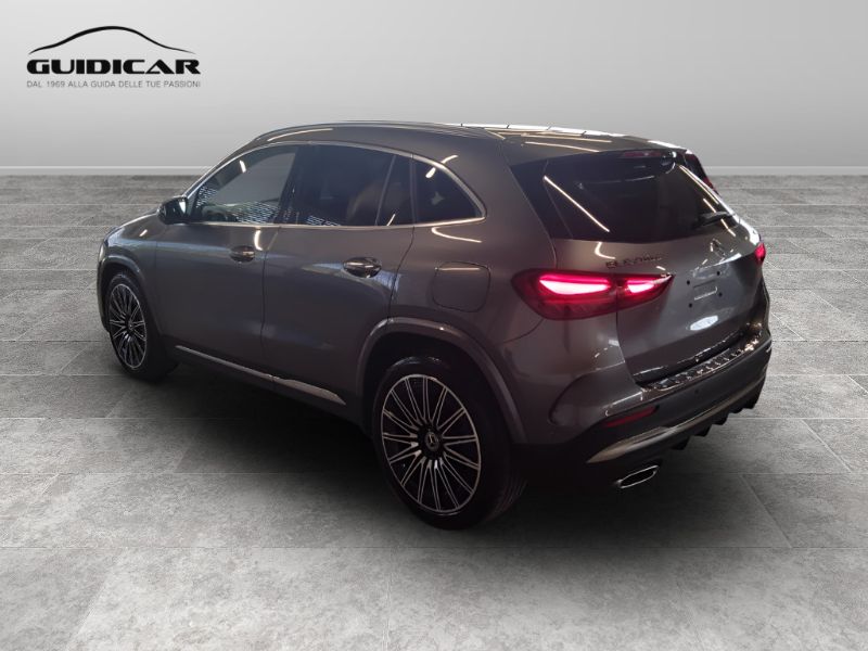 GuidiCar - MERCEDES BENZ NUOVA GLA 1 GLA 200 d Automatic 4MATIC Nuovo