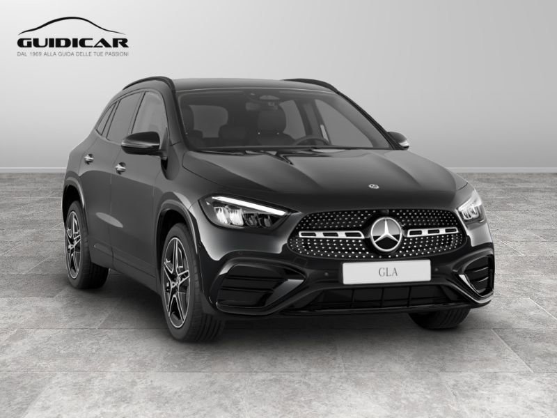 GuidiCar - MERCEDES BENZ NUOVA GLA 1 GLA 200 d Automatic 4MATIC Nuovo