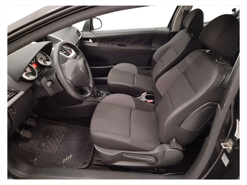 GuidiCar - PEUGEOT 207                                      2010 207 3p 1.4 hdi XS FL Usato