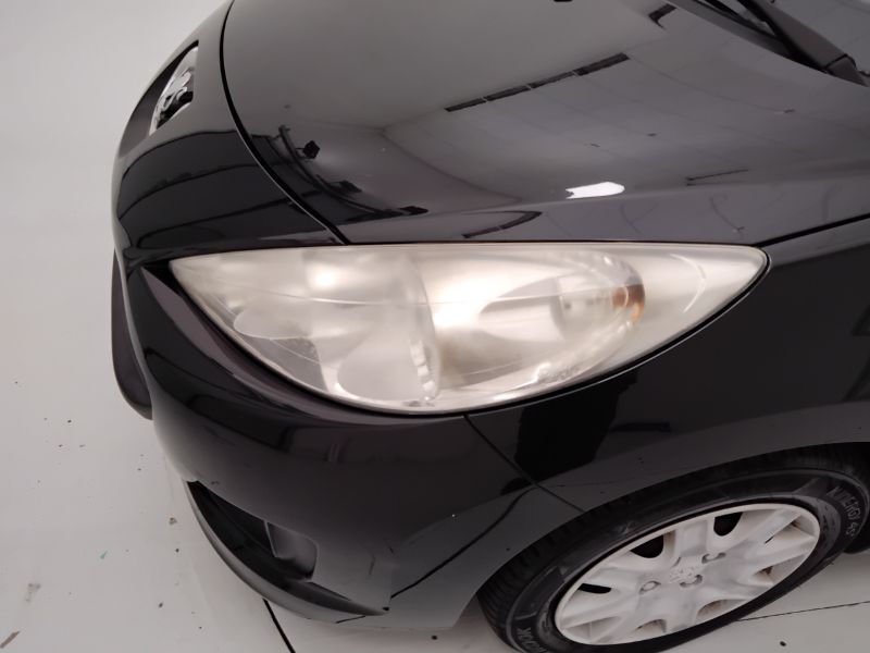 GuidiCar - PEUGEOT 207                                      2010 207 3p 1.4 hdi XS FL Usato