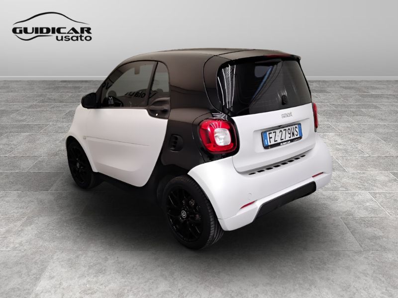 GuidiCar - SMART Fortwo III 2015 2019 Fortwo 0.9 t. Superpassion 90cv twinamic Usato