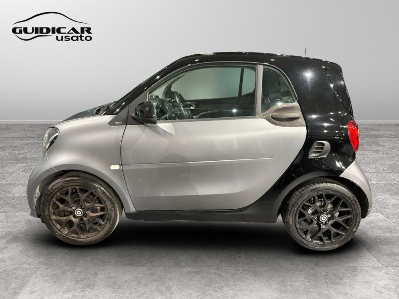 GuidiCar - SMART Fortwo 2019 Fortwo 1.0 Superpassion 71cv twinamic Usato