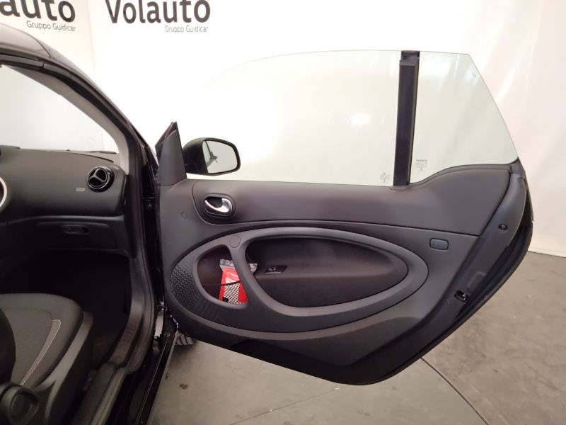 GuidiCar - SMART Fortwo III 2020 Cabrio 2021 Fortwo Cabrio eq Passion 22kW Usato