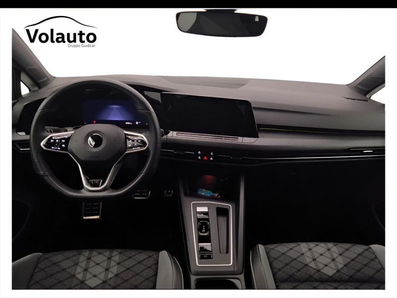 GuidiCar - VOLKSWAGEN Golf 2022 Golf 1.5 etsi evo act R-Line 150cv dsg Usato