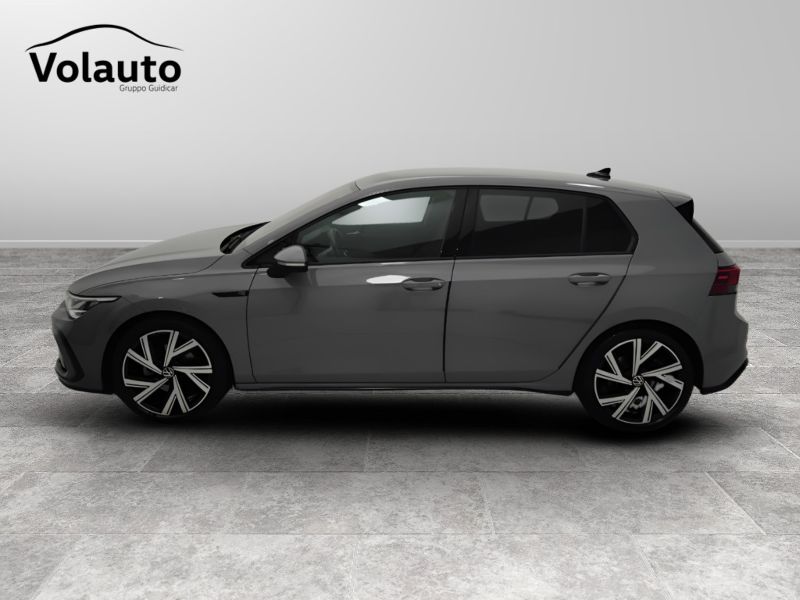 GuidiCar - VOLKSWAGEN Golf 2022 Golf 1.5 etsi evo act R-Line 150cv dsg Usato
