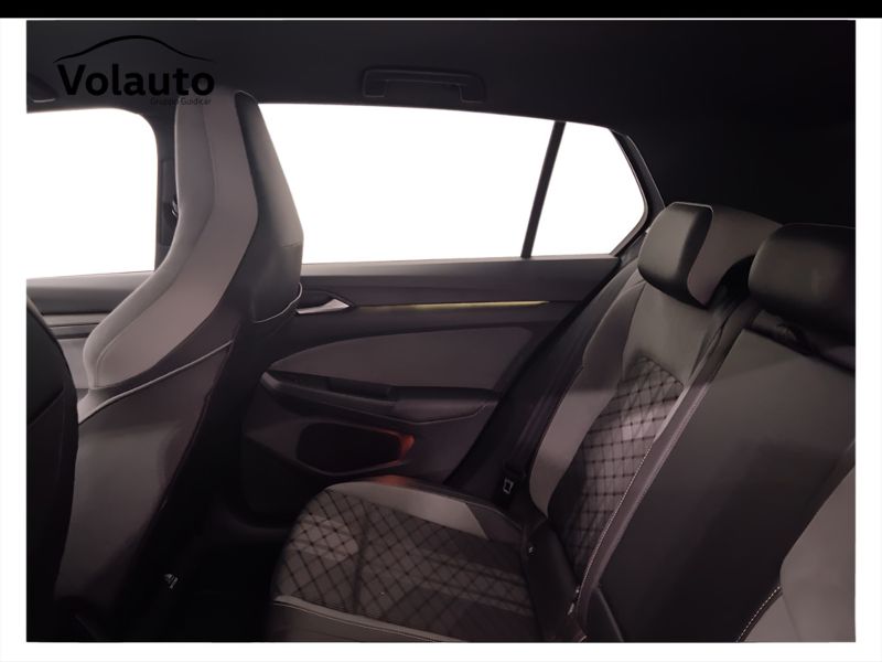 GuidiCar - VOLKSWAGEN Golf 2022 Golf 1.5 etsi evo act R-Line 150cv dsg Usato