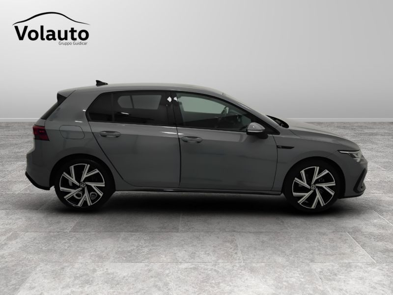 GuidiCar - VOLKSWAGEN Golf 2022 Golf 1.5 etsi evo act R-Line 150cv dsg Usato