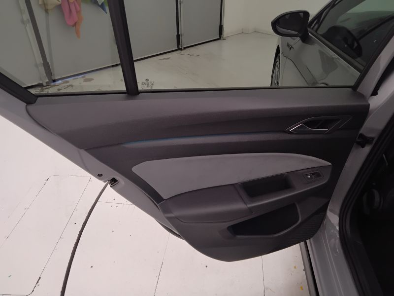 GuidiCar - VOLKSWAGEN Golf 2022 Golf 1.5 tsi evo act R-Line 130cv Usato