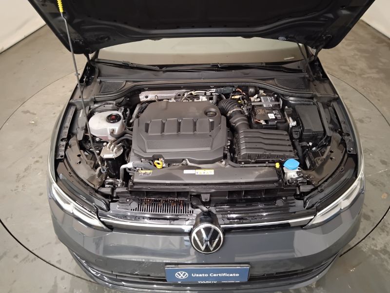 GuidiCar - VOLKSWAGEN Golf 2022 Golf 2.0 tdi scr Life 115cv Usato