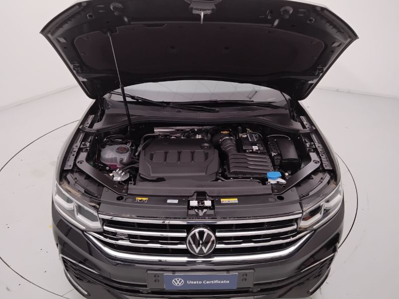 GuidiCar - VOLKSWAGEN Tiguan II 2021 2023 Tiguan 2.0 tdi scr R-Line 4motion 200cv dsg Aziendale