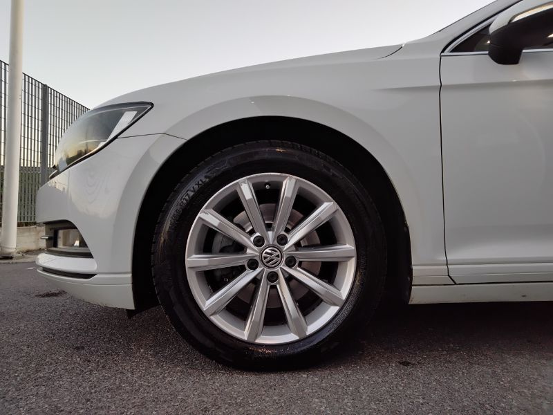 GuidiCar - VOLKSWAGEN Passat 2015 Passat Variant 1.6 tdi Business (businessline) 120cv Usato