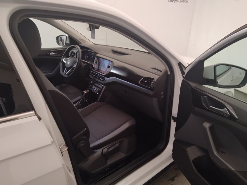 GuidiCar - VOLKSWAGEN T-Cross 2021 T-Cross 1.0 tsi Advanced 110cv dsg Usato