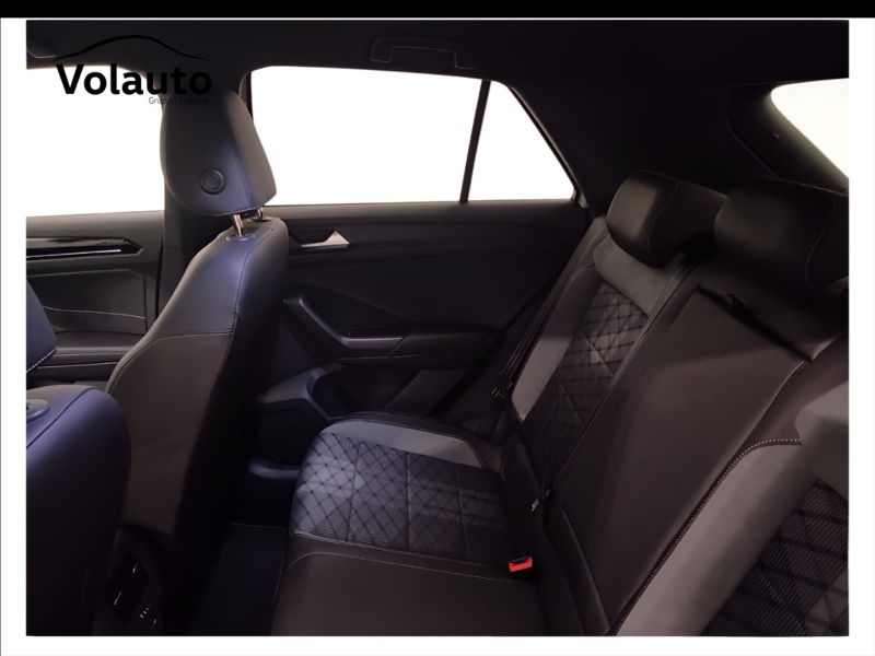 GuidiCar - VOLKSWAGEN T-Roc 2023 T-Roc 1.5 tsi act R-Line Usato