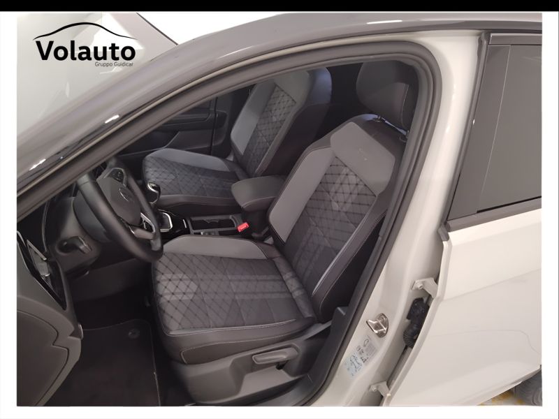 GuidiCar - VOLKSWAGEN T-Roc 2023 T-Roc 1.5 tsi act R-Line Usato